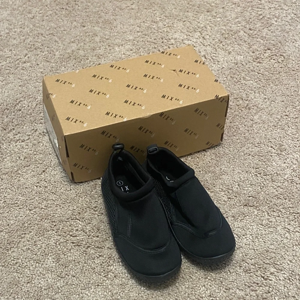 Mix No. 6 Youth Black Water Shoes